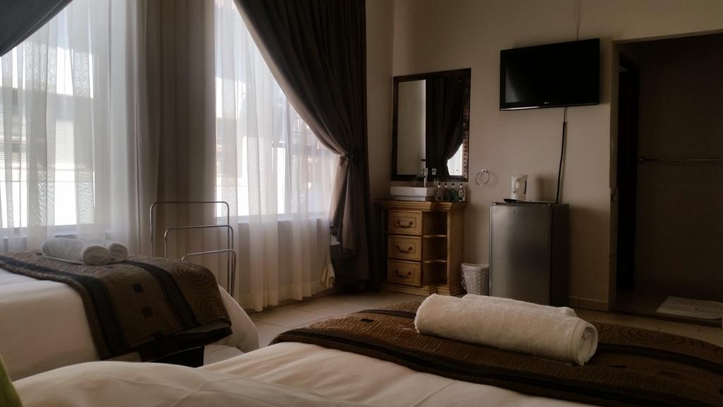 Summerset Place Country House Bela-Bela Quarto foto